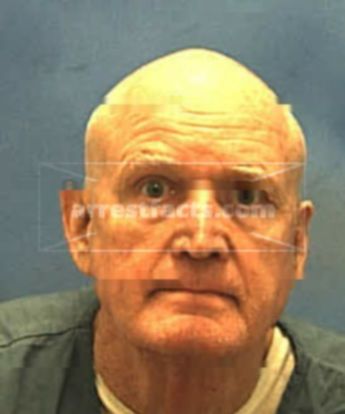 Earl J Moulton Ii