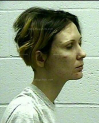 Alicia R Smith