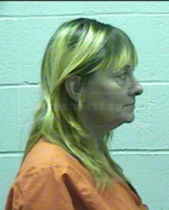 Janet L Hellman