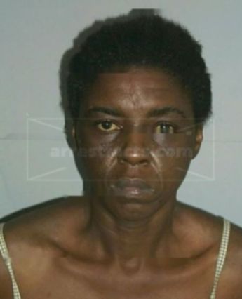 Phyllis E Banks