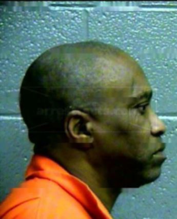 Robert T Braggs
