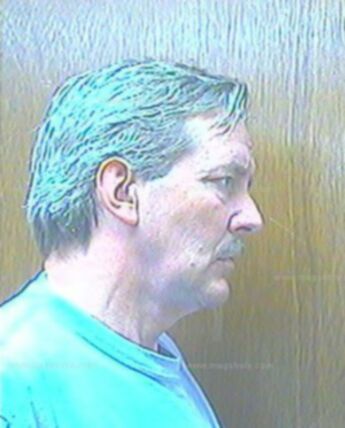 Earl R Holt