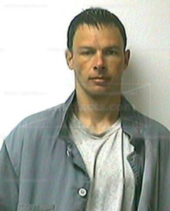 Kenneth E Mcqueary