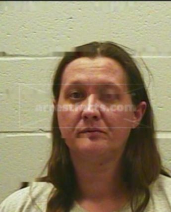 Amanda L Baucom