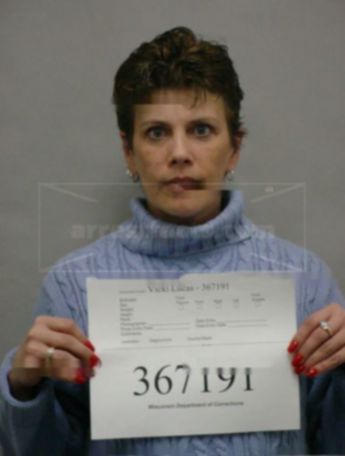 Vicki L Lucas