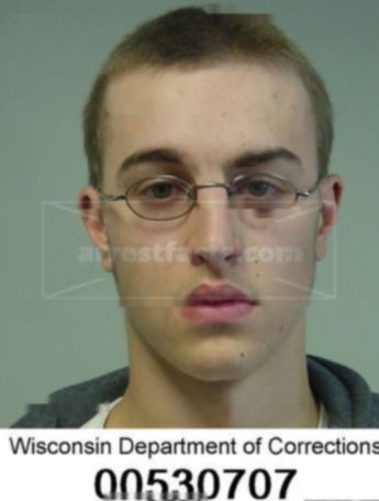 Travis L Hanson