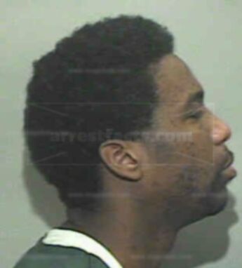 Lonnie M Bowens