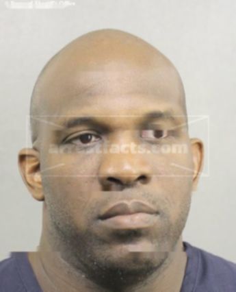 Dontayvis L Bryant