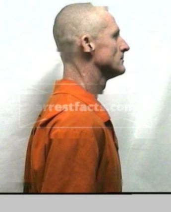 Robert R Travis Jr.