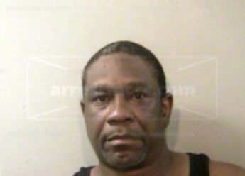 Lyndell L Davis