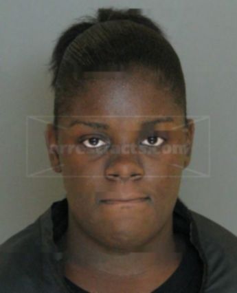 Lakeviya Nyasha Clark