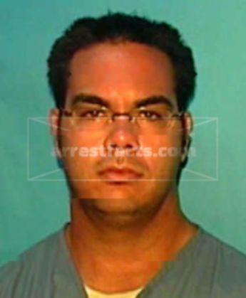 Mark D Leon