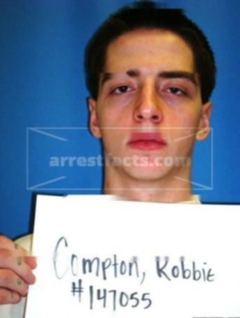 Robbie L Compton