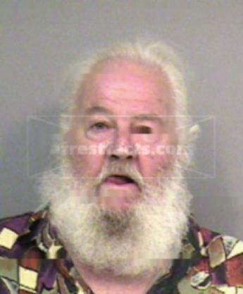 Robert J Dwight