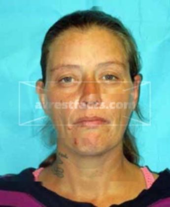 Jennifer Gwen Flores