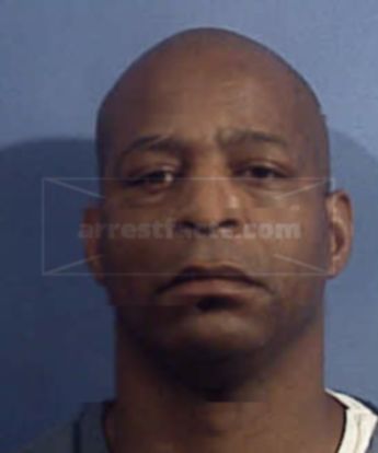 Darrell T Mccrae