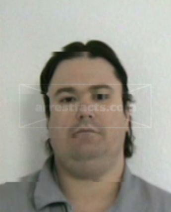 Mark E Willis