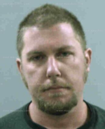 Travis M Ruth