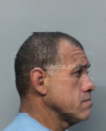 Alexis P Dominguez