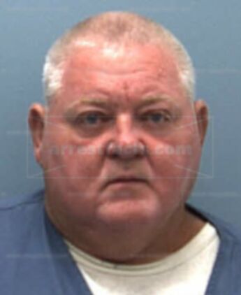 Lonnie R Andrews