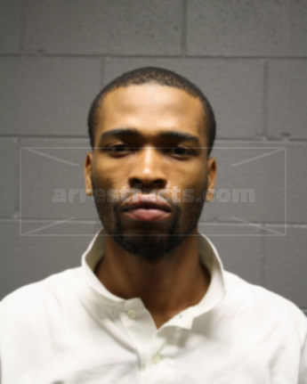 Lorenzo R Matthews