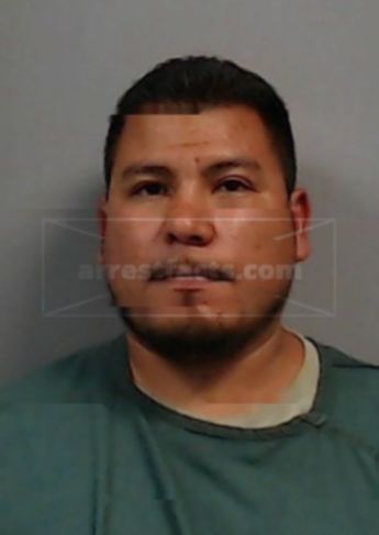 Oscar Carrera Flores