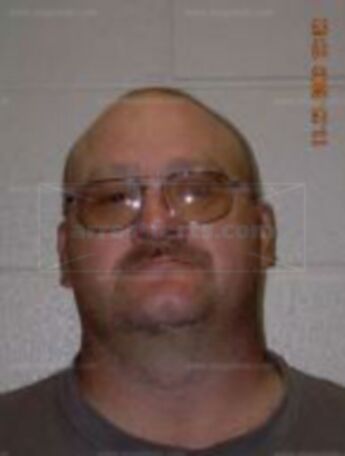 Richard L Louthan