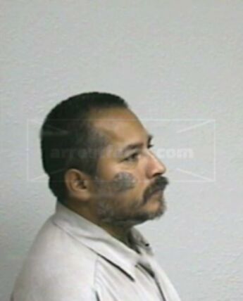 Roberto G Uribe
