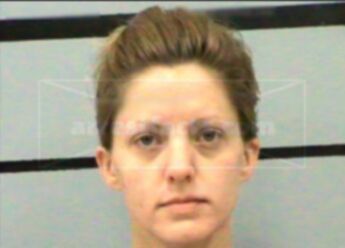 Leslie Elayne Flores