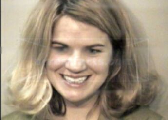 Lisa L Custer
