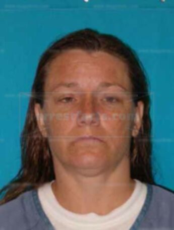 Linda M Helton