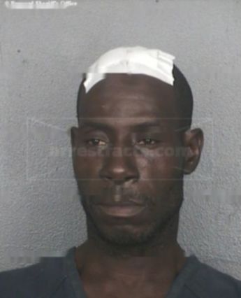 Lavaris T Walker