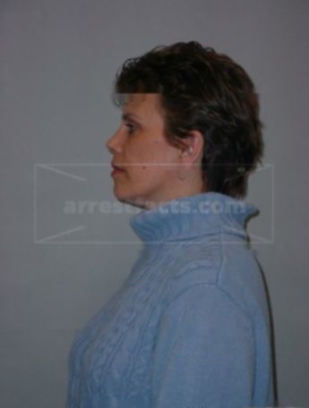 Vicki L Lucas
