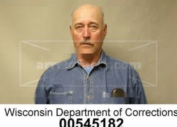 Richard L Henke Sr.