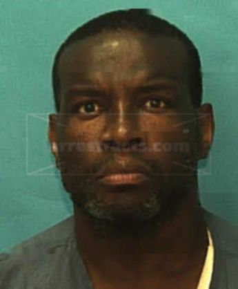 Derrick L Green