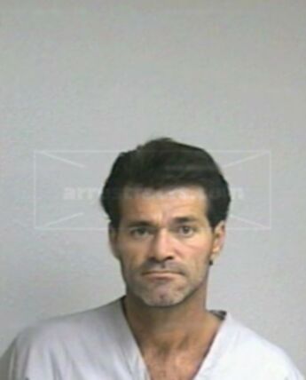 Robert D Lindamood