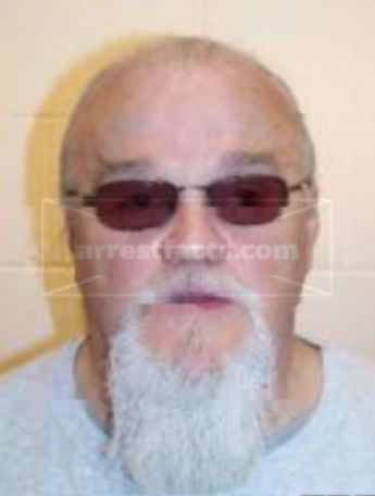 Gary L Richard
