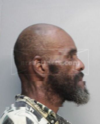 Willie L Clark
