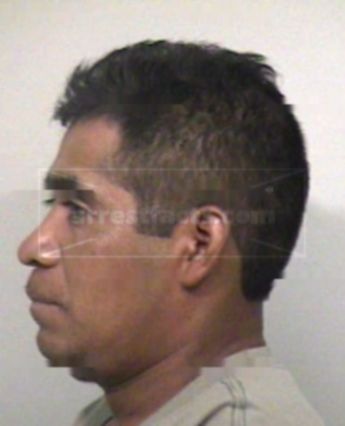 Leonardo J Hernandez