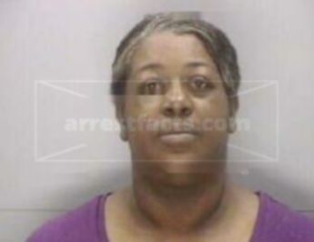 Tracie T Earle