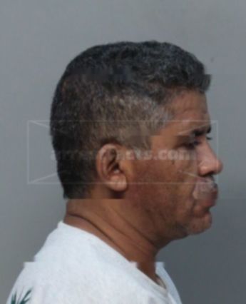 Donaldo R Urbina