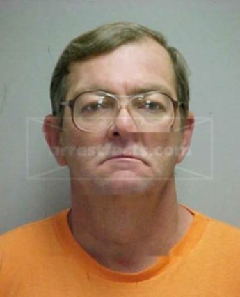 Merle R Mcmillen