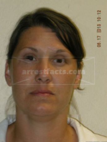 Laura L Henquinette