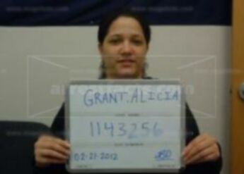 Alicia R Grant