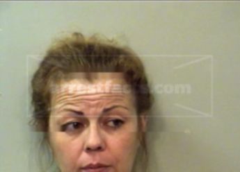 Lynelle J Prior