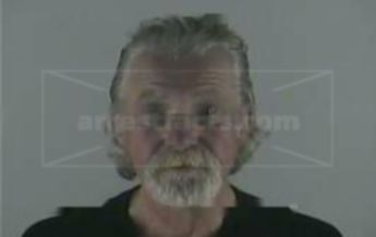 Lee J Holmquest