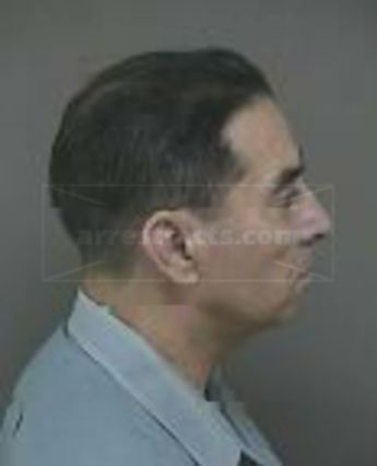 Julius Flores Mora
