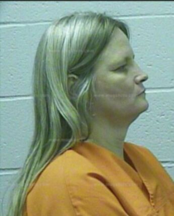 Rhonda V Noland