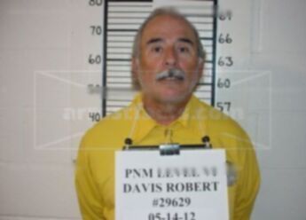 Robert Earl Davis