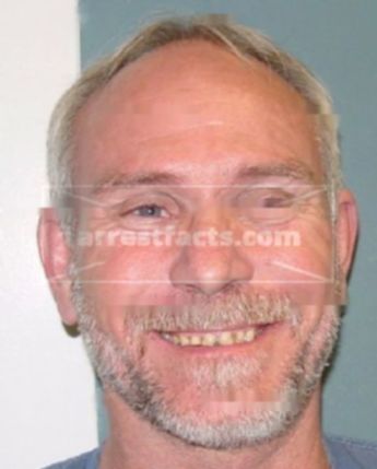 Lester E Richmond